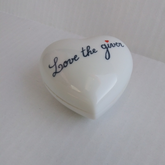 Limoges Porcelain Heart Trinket Box - Picture 3 of 15